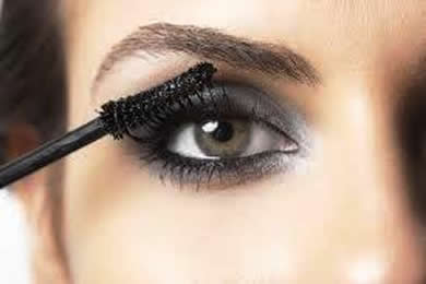 Cinco Erros Que Você Não Pode Cometer Ao Usar O Rímel